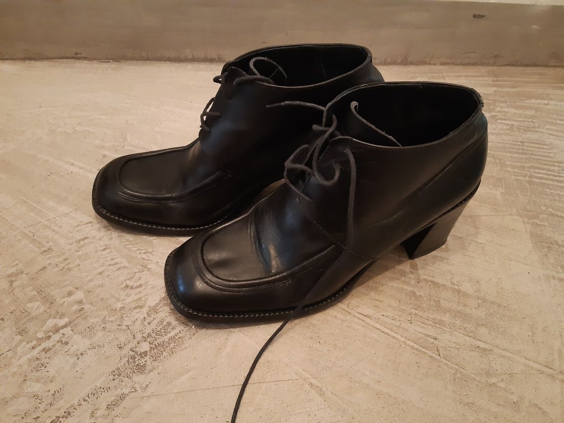 Buty na obcasach j diesel camper super 39/40