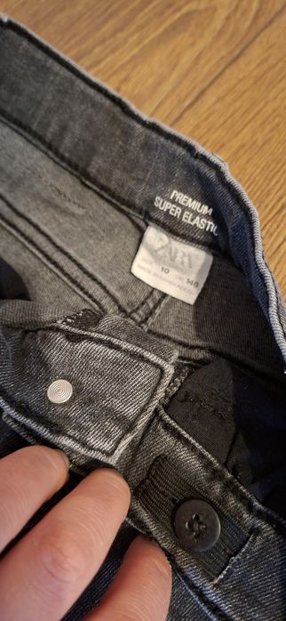 Jeansy dla chłopca Zara 140
