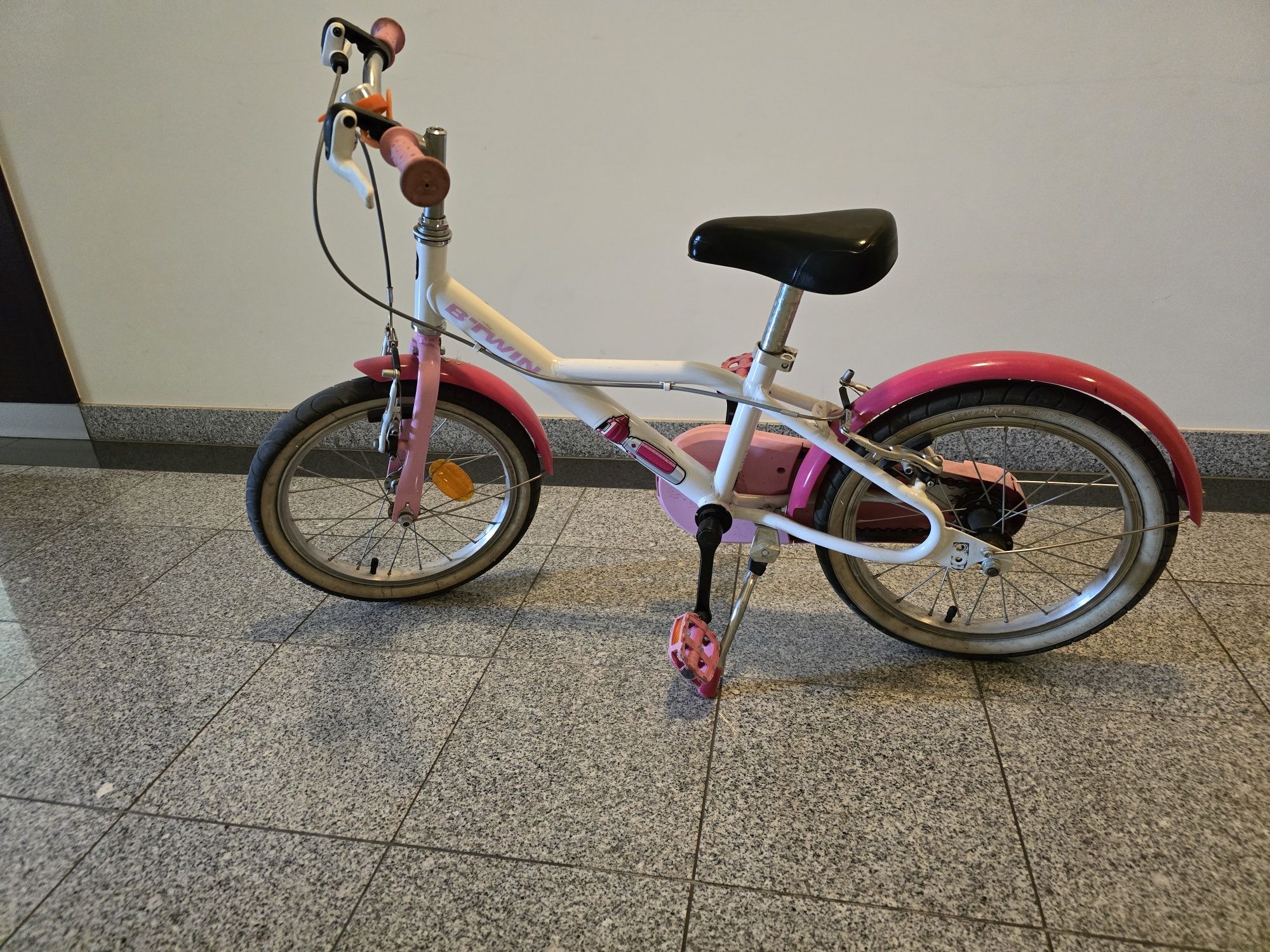 Decathlon BTwin rower dziecięcy 16 cali różowy doctor girl