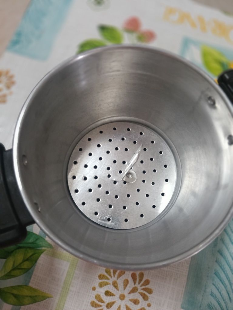 Cuscuzeira a vapor