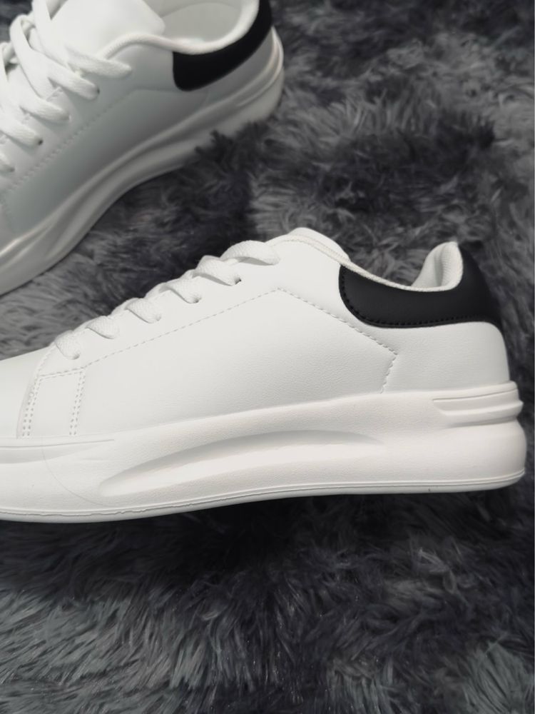 Buty sportowe meskie typu Sneakersy na wysokiej podeszwie 42