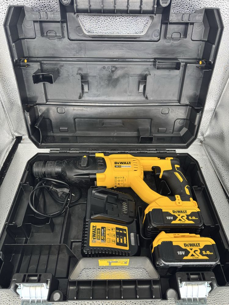 Перфоратор аккумуляторный бесщеточный DeWALT DCH133