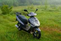 Продам скутер Yiben YB50QT-15D