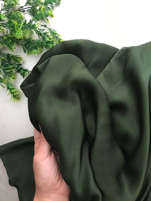 Сукня Zara. Сукня у білизняному стилі. Шелковое платье