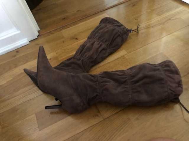 Botas senhora de cano e salto alto, camurça castanha marca Zilian