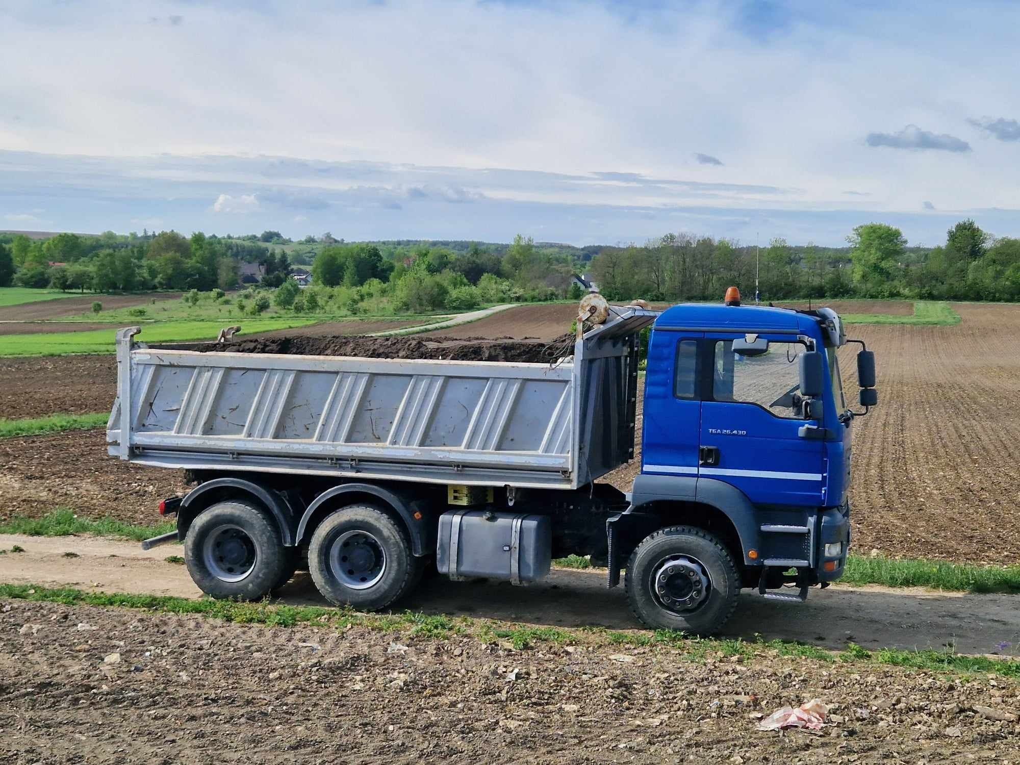 Transport kruszywa piasku ziemi wywóz gruzu przewóz usługi wywrotka