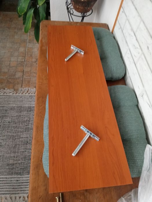 Samowiszące półki ścienne dwie sztuki