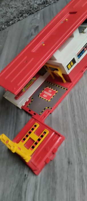 Машина-тягач, большая