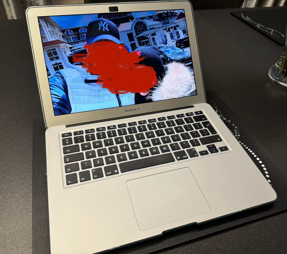 MacBook Air model A1466