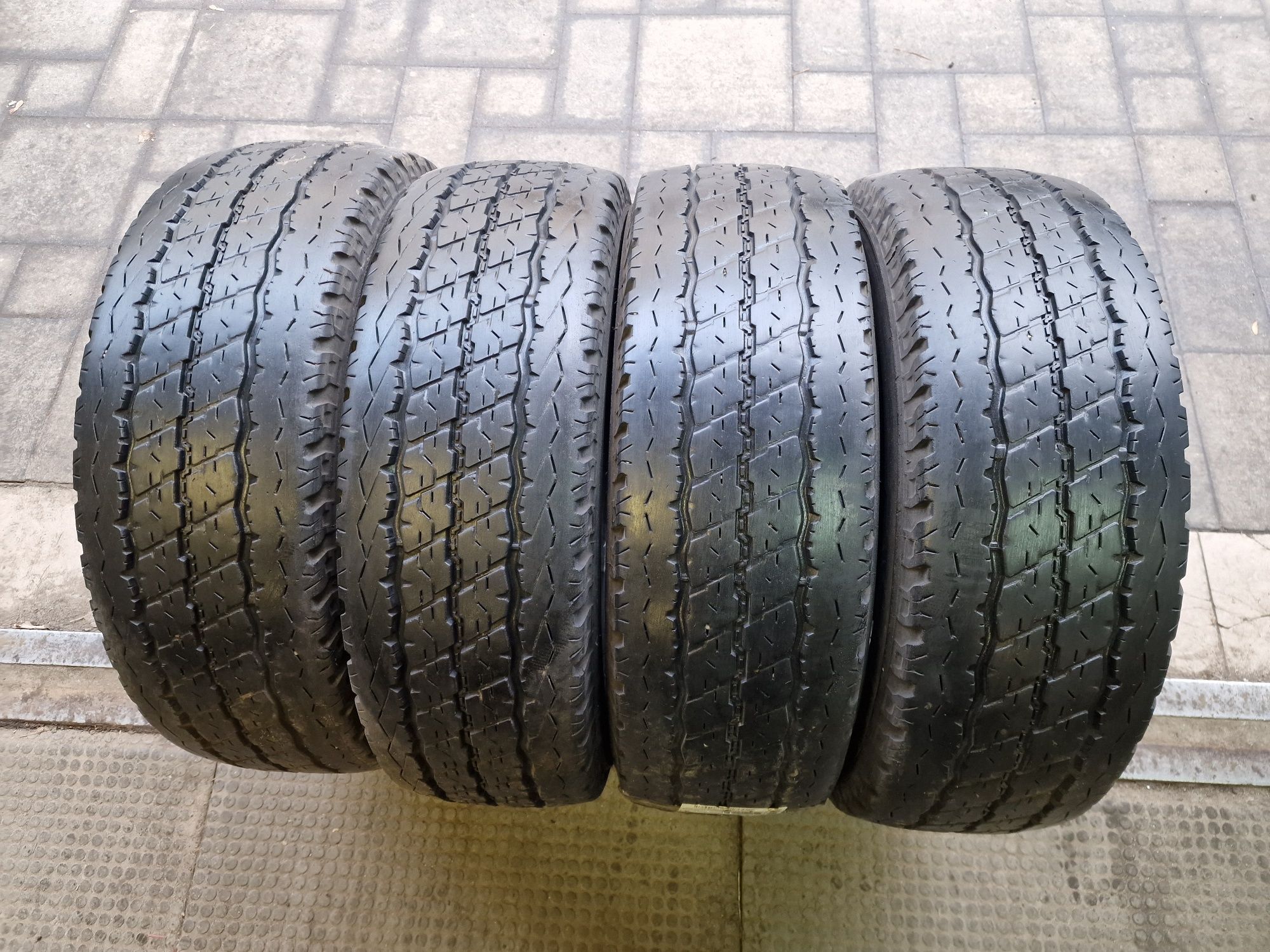 Летняя резина 215/70 R15C Bridgestone