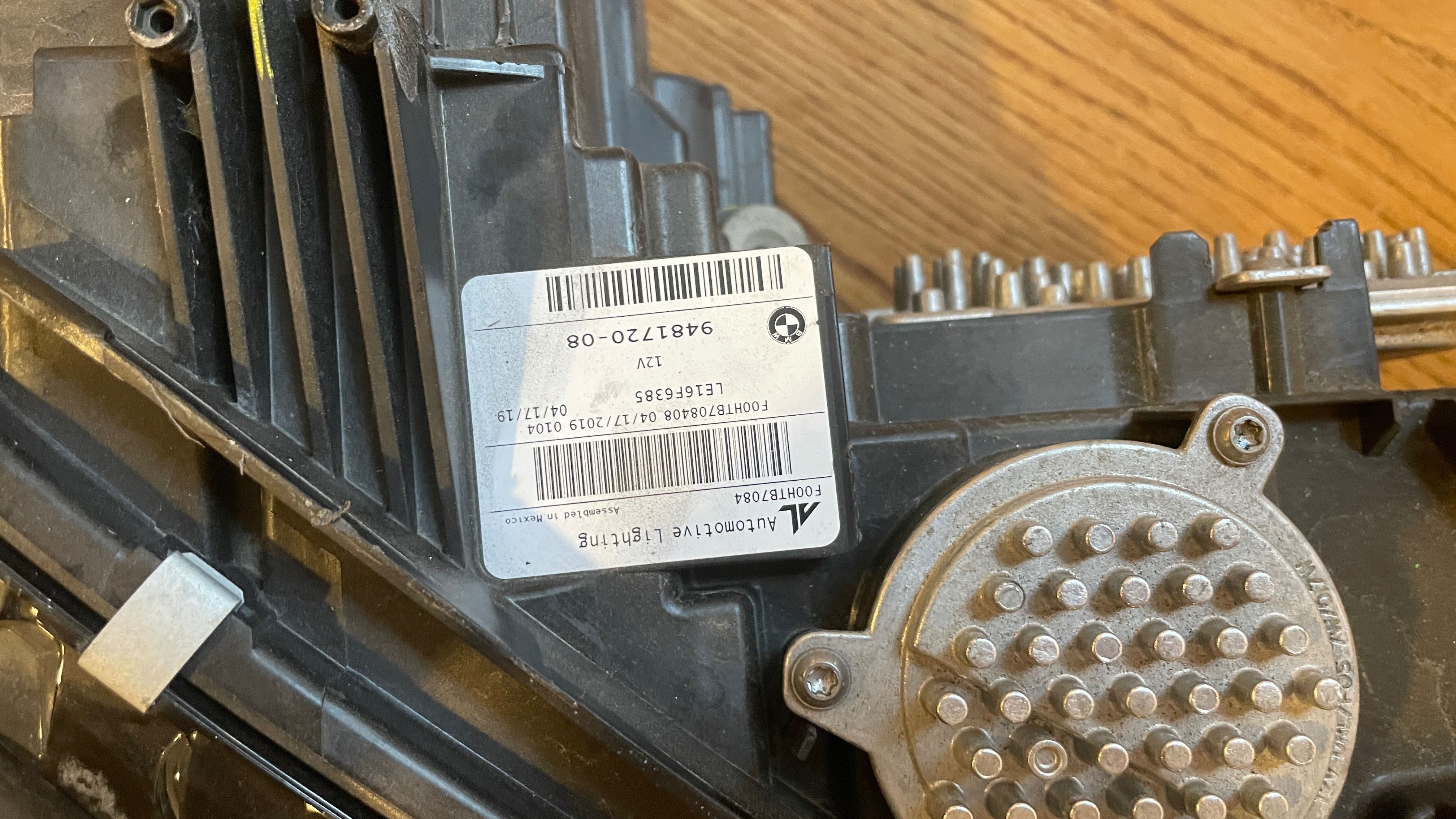 Lampy przód bmw G20 lewa + prawa uszkodzone USA