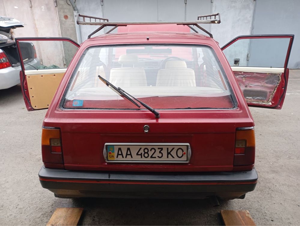 Продається супер-економний  автомобіль DAIHATSU CHARADE