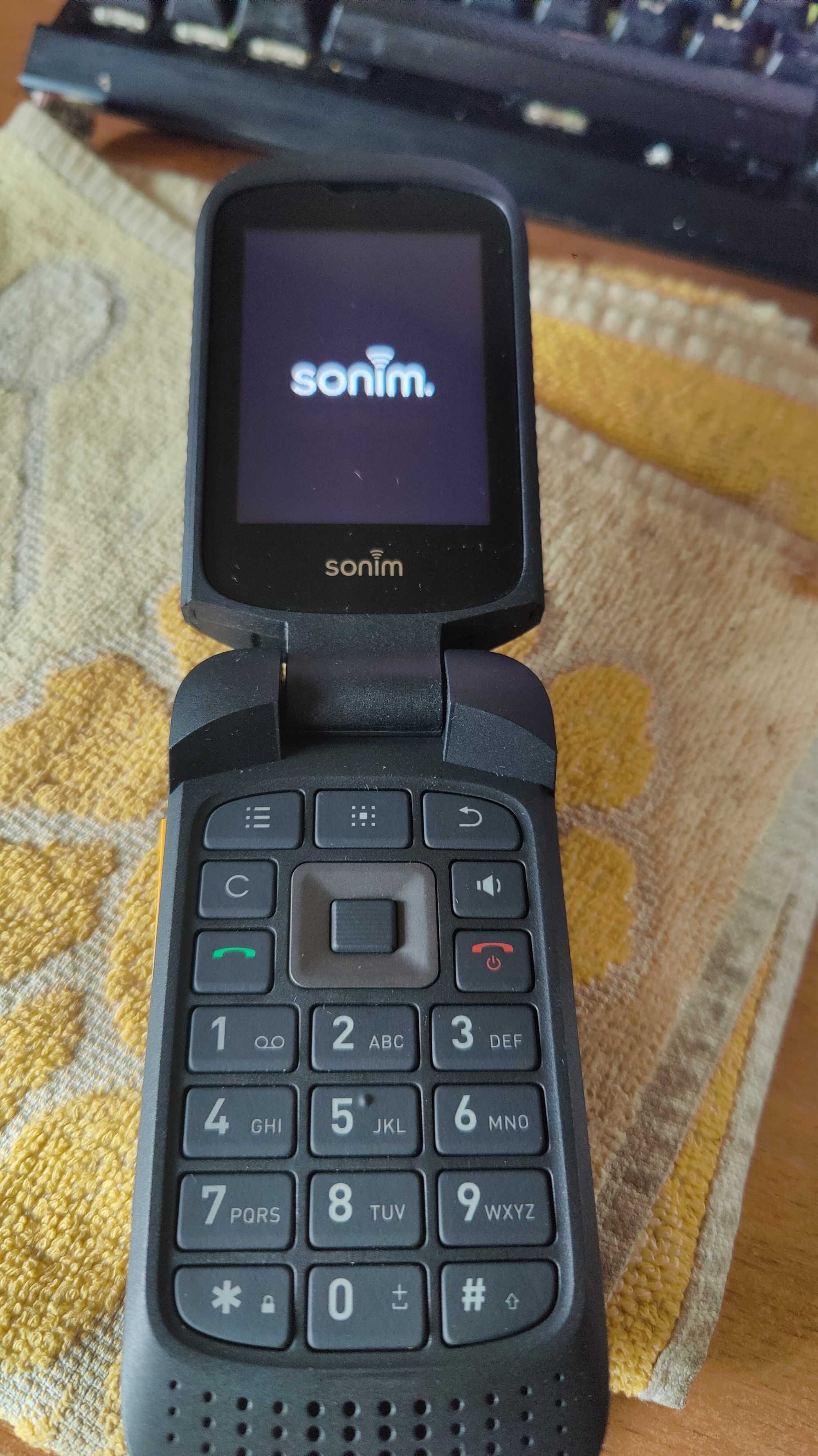Sonim XP3 XP3800 4G LTE flip Phone IP68 АКЦИЯ !
