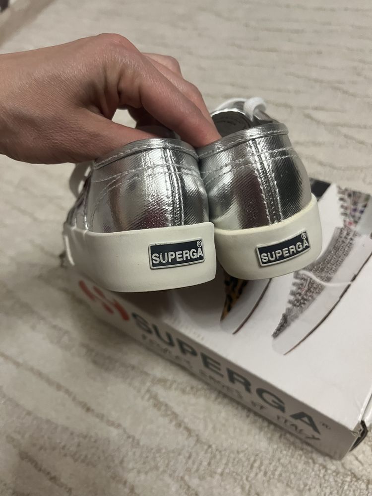 Сріблясті кеди superga. Нові. Розмір-25