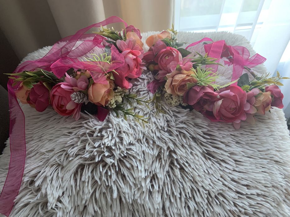 2 wianki ze sztucznych kwiatow (panieński, festiwal itp)