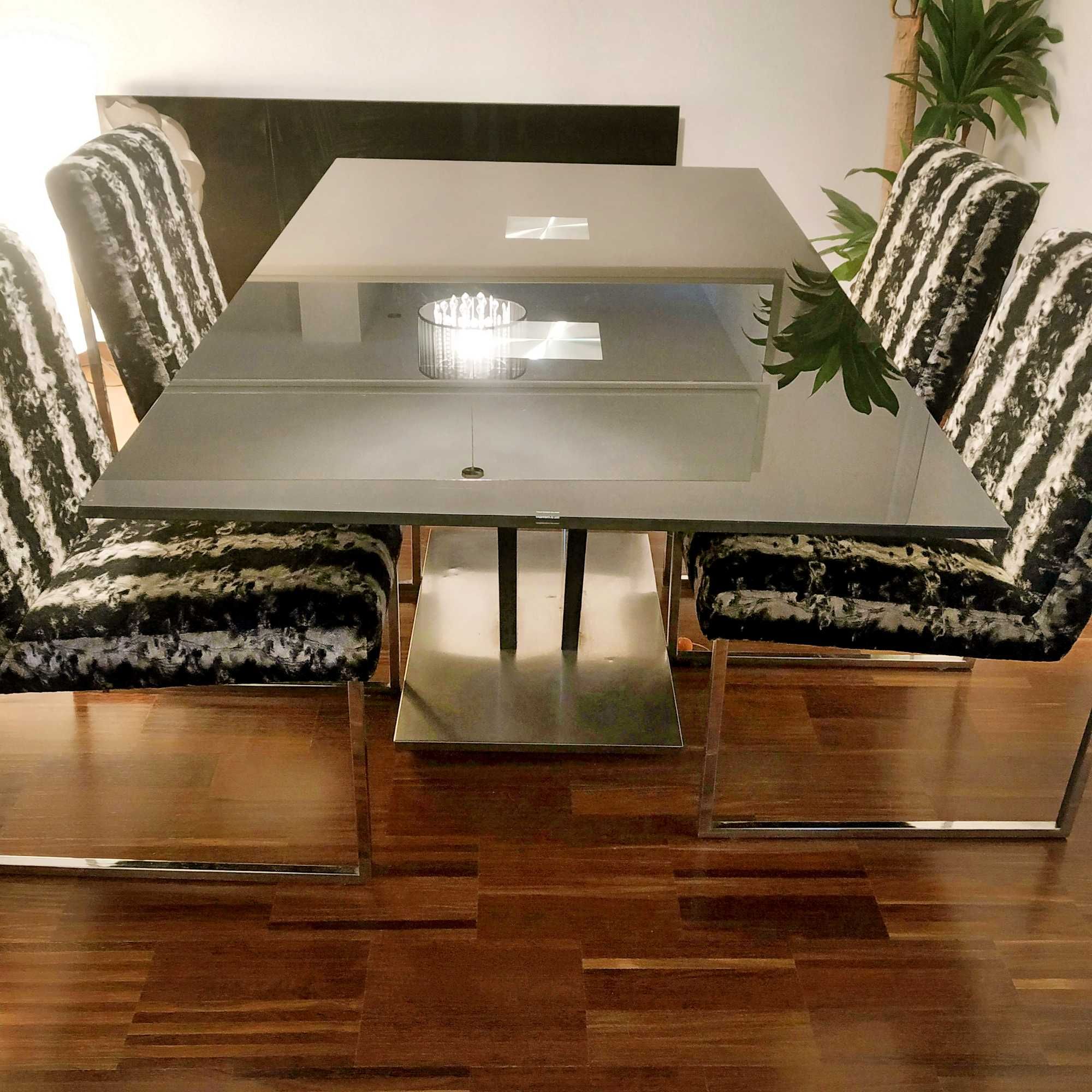 Conjunto Mesa + 4 cadeiras (oferta candeeiro)