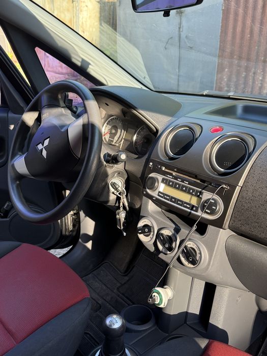 Mitsubishi colt 2009