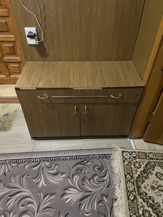 Продам прихожую  б/у