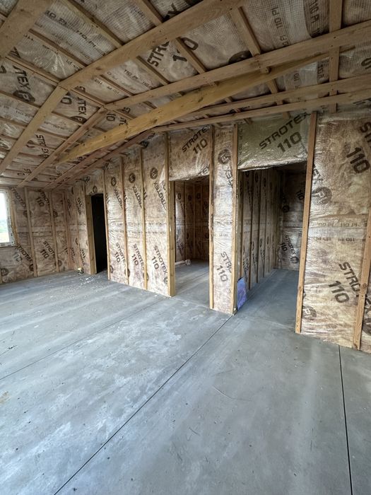 Готова локація для глемпінгу біля Києва -земля з будинками і потенціял