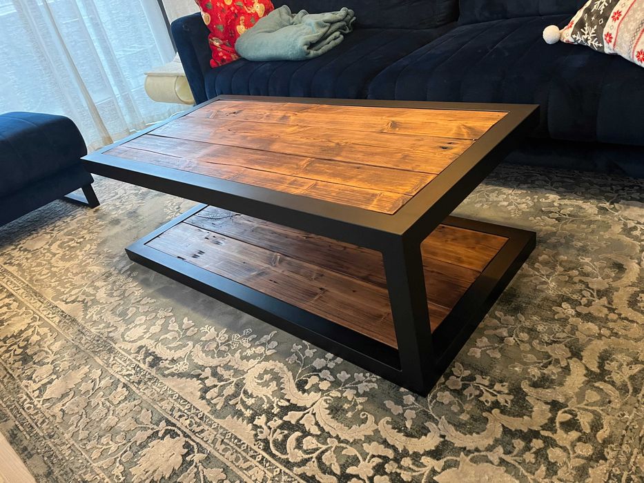 Stolik kawowy w stylu Loft do salonu lub na balkon.