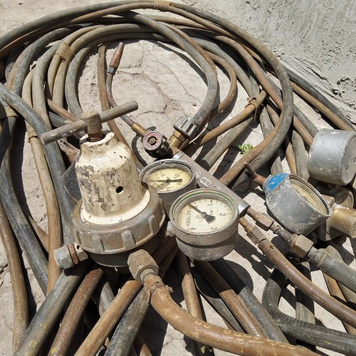 Газосварка, редуктор,шланг, резак.