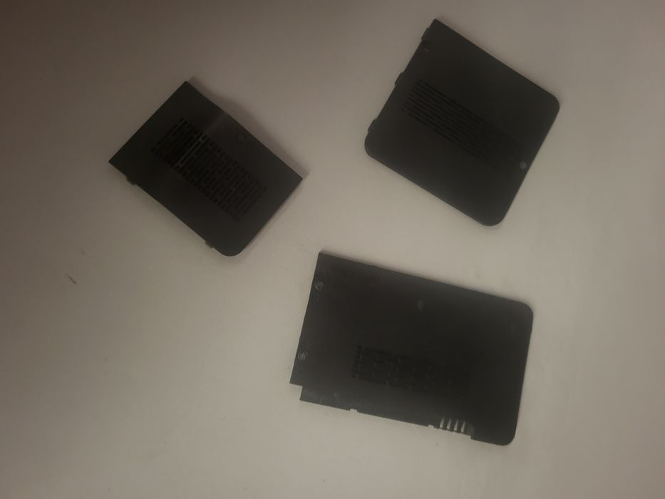 Sprzedam 3 dolnę zaślepki do Laptopa HP PAVILION dv5-1111ea