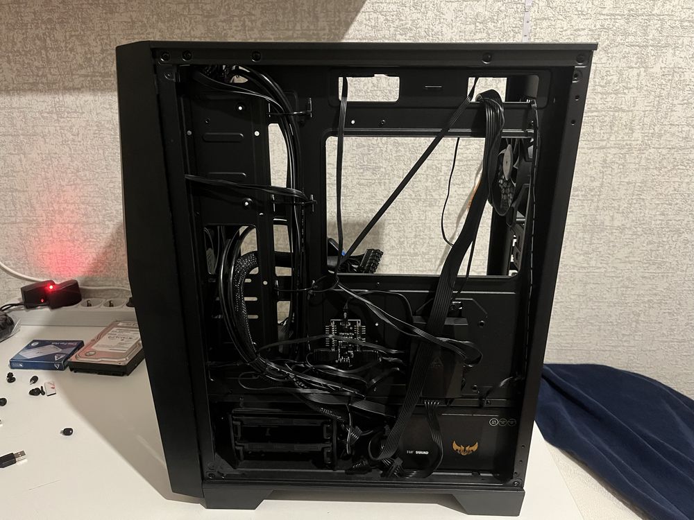 Корпус MSI Forge + блок живлення 600w