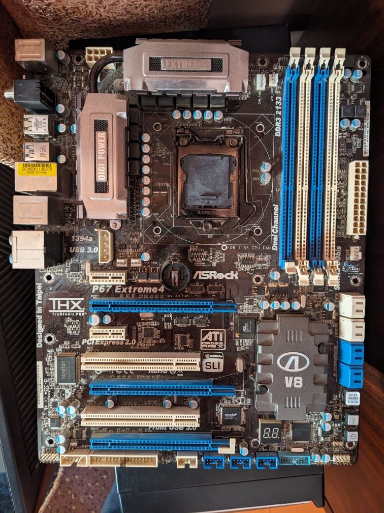 Топова материнська плата asrock P67 Extreme 4 LGA 1155