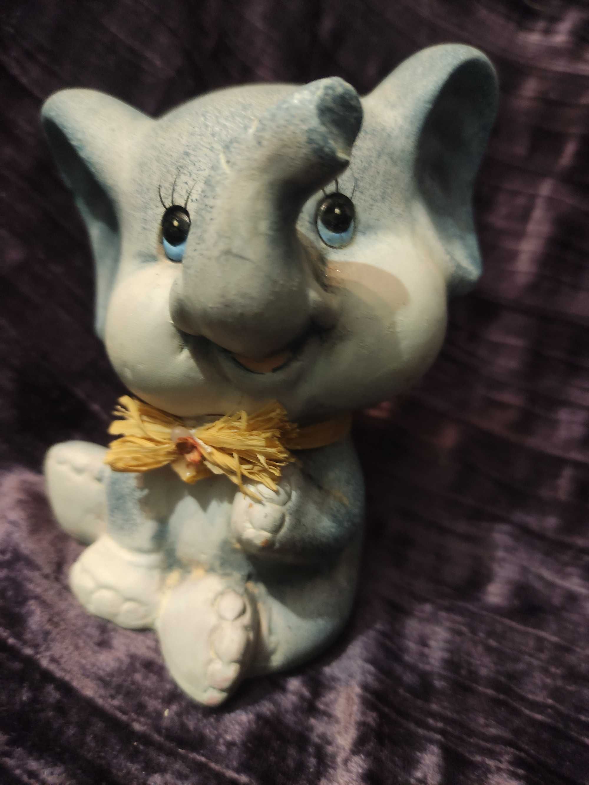 Figurka porcelanowa Słonik na szczęście
