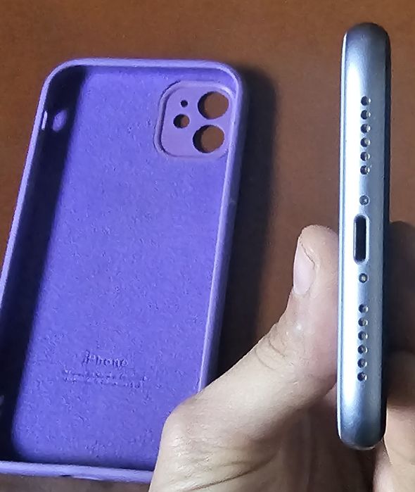 Продаю Iphone 11 128/4