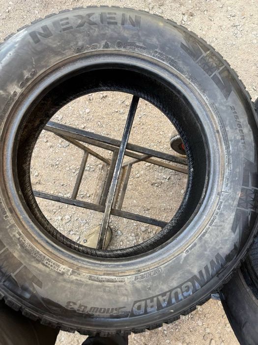 Шины БУ 215 65 R 16 NEXEN winguard snow  зимняя пара