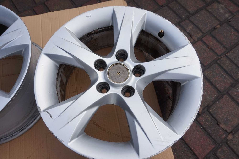 HYUNDAI i40 , ix35 , Tuscon _ Felgi Aluminiowe 16 cali  / 5x114,3
