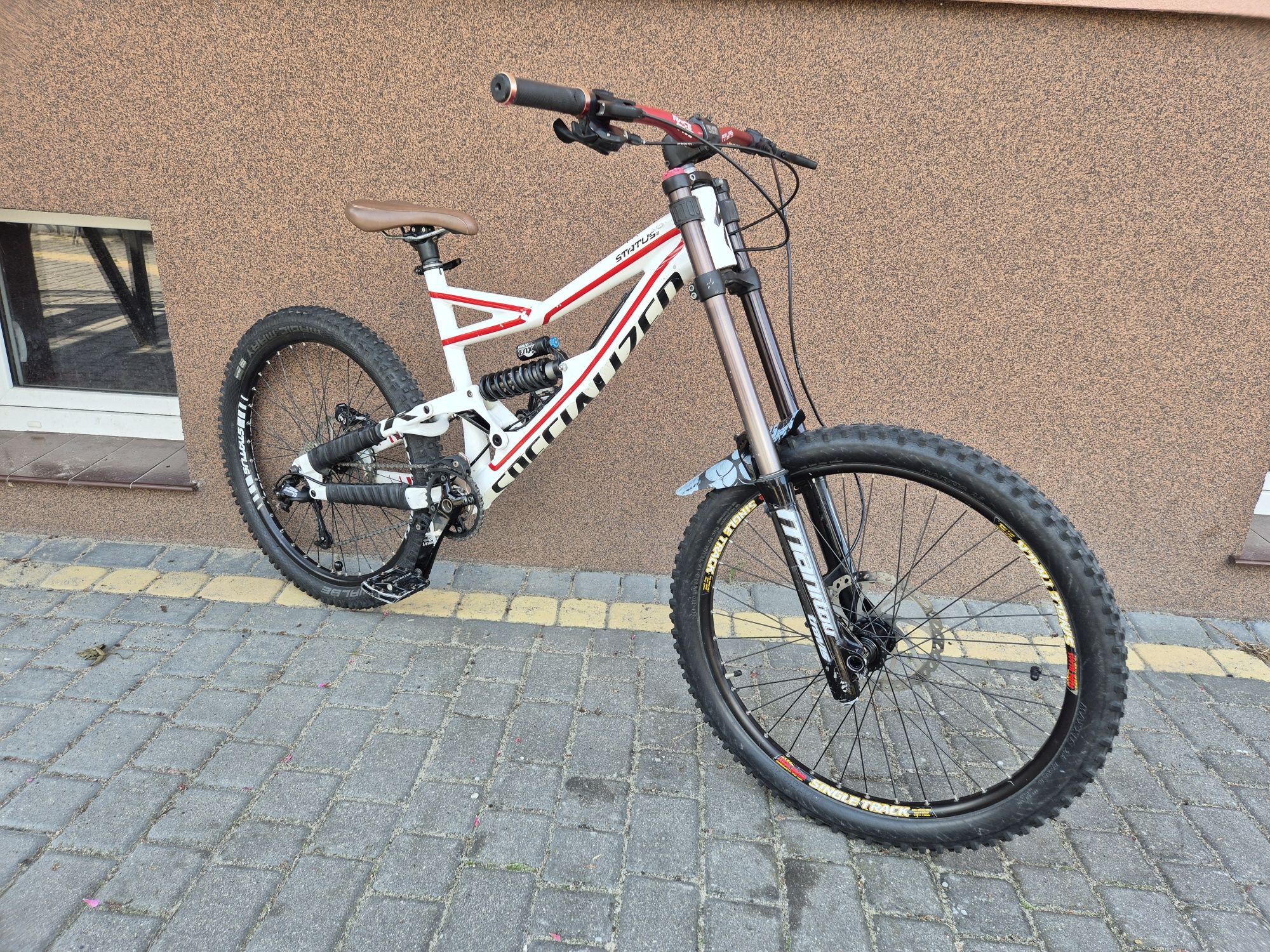 Specialized Status 2, L 26" (downhill, freeride, dh, fr)