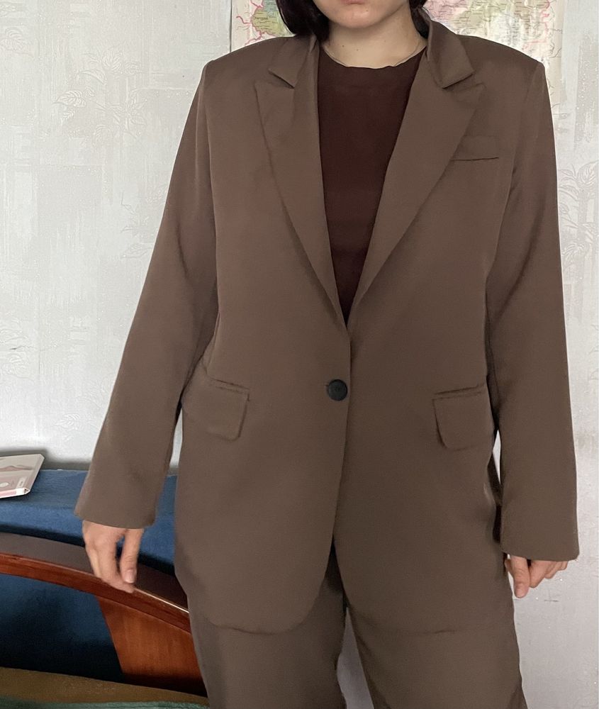 Коричневый брючный костюм Zara коричневый