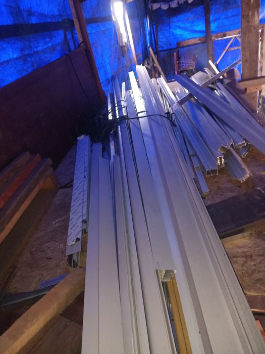 Продам двери двух створчатые алюмин