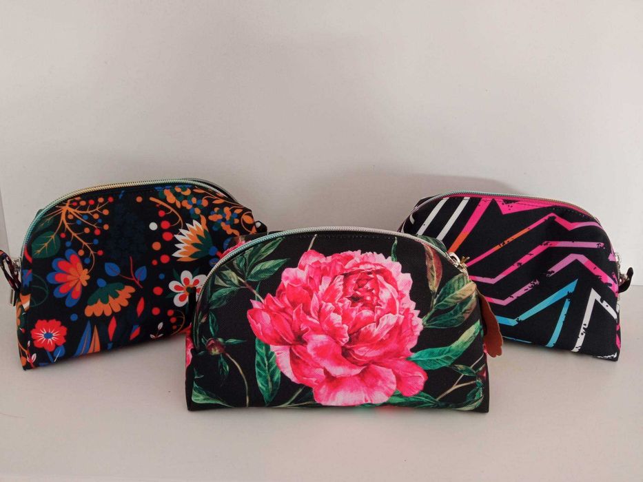 Kosmetyczka, róża, folk, zygzak