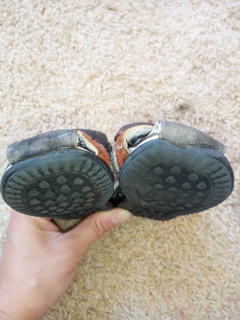 Sandałki skórzane