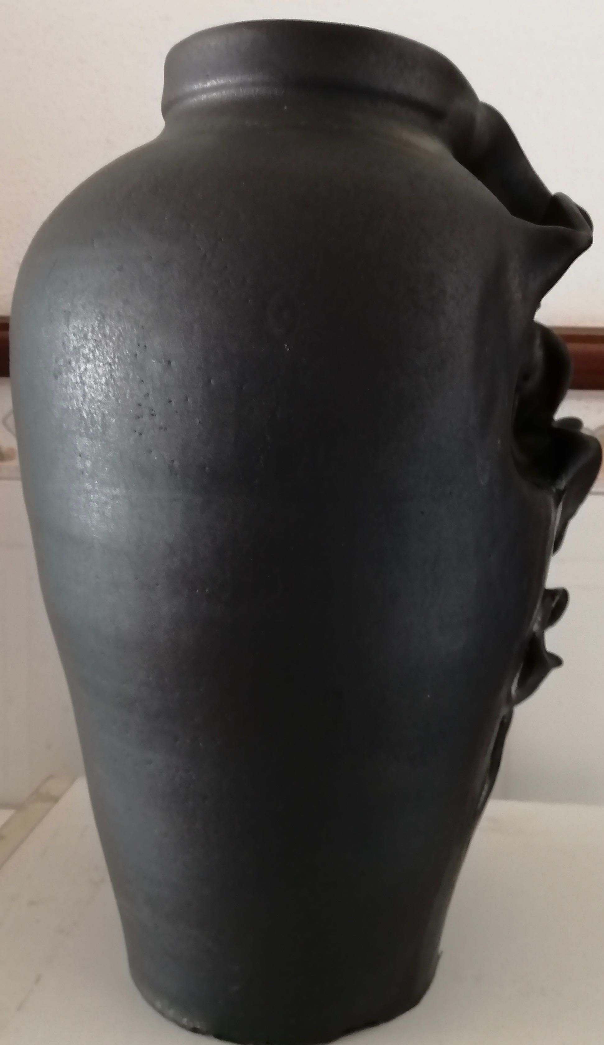 jarra ceramica negra