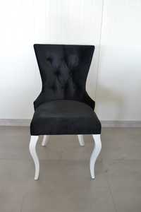 Krzesło Glamour Dover, pinezki, kołatka
