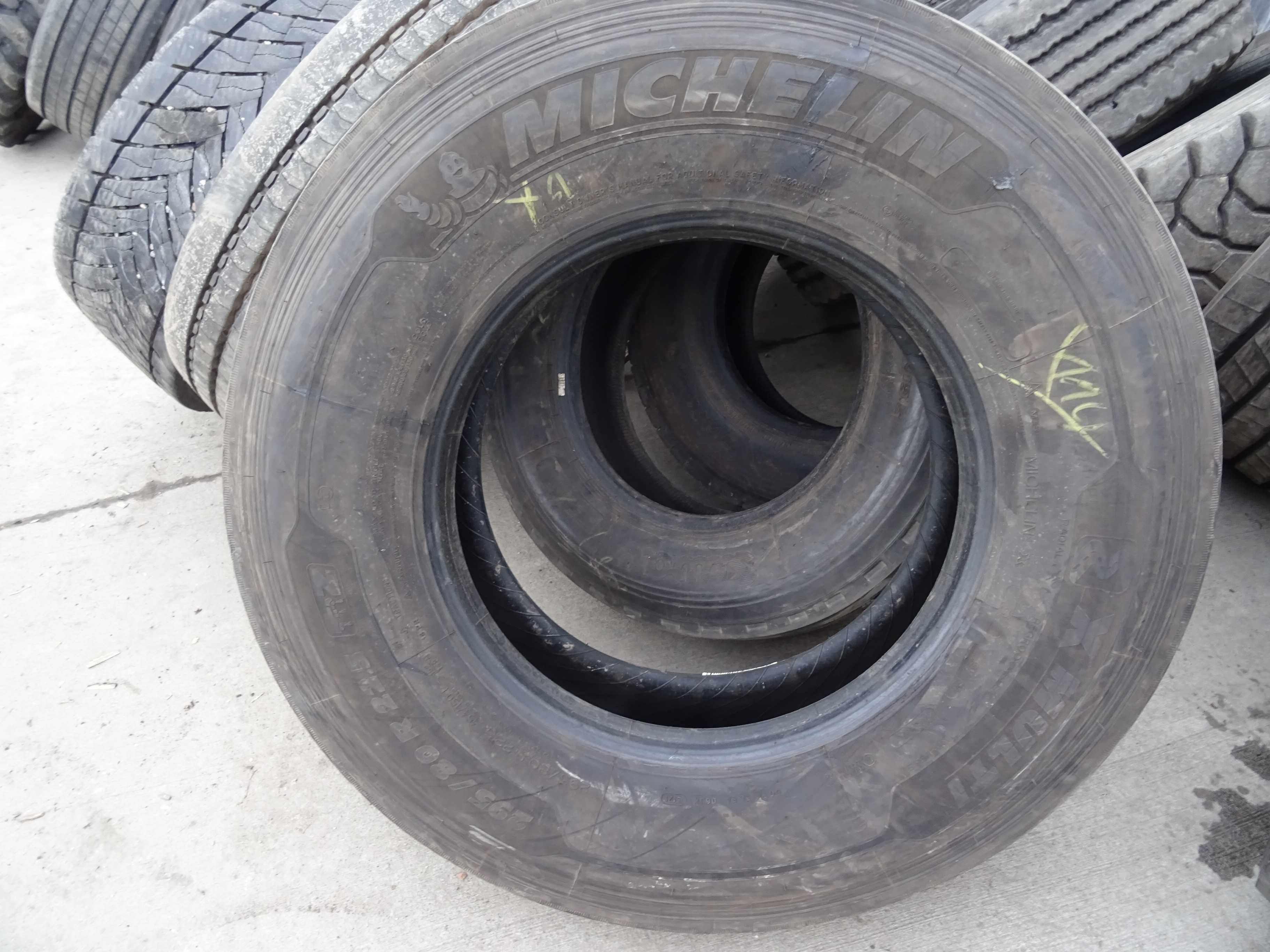 opona 295/80R22.5 MICHELIN X Multi Z (1000 netto)