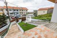 Moradia T4 Triplex com Vista ao Mar em Vilar do Andorinho