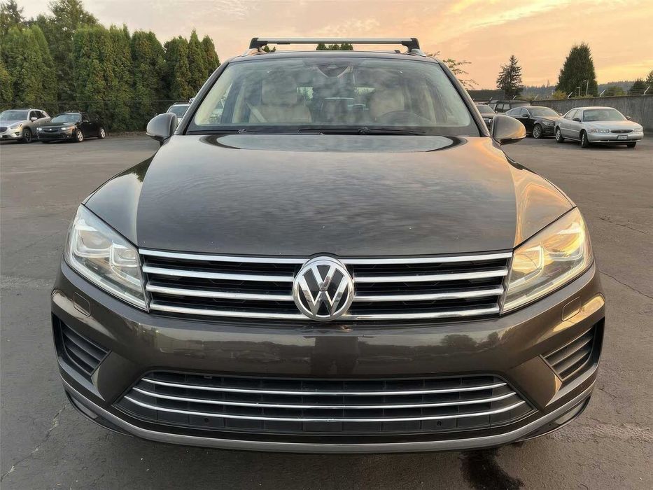 Volkswagen Touareg Lux      2016