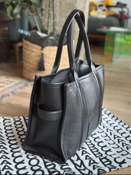 Marc jacobs the large tote leather bag
