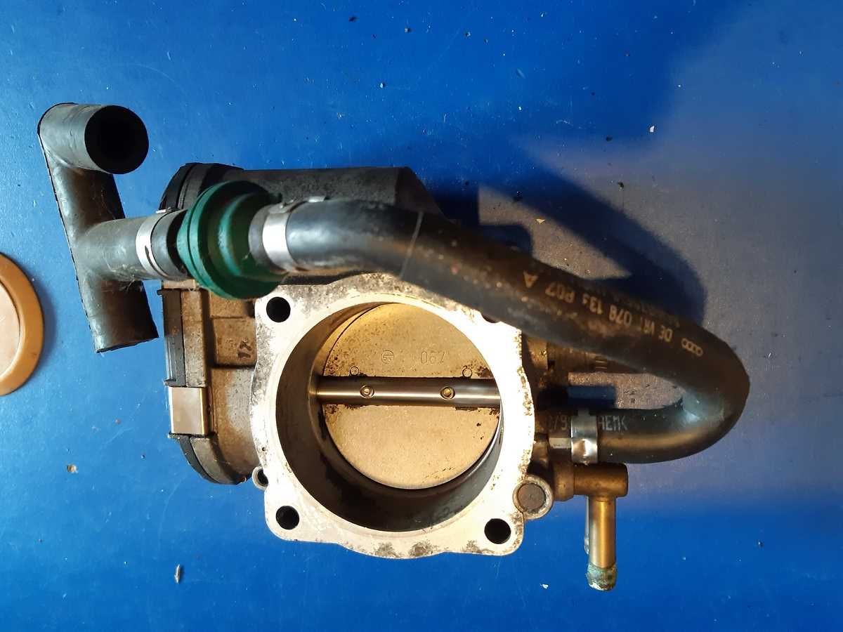 Przepustnica powietrza 078'133063AK Audi A6 C5 2.8 V6 078'133062B