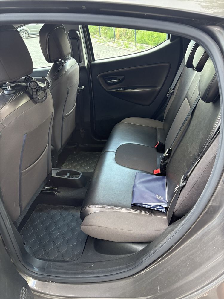LANCIA YPSILON 0.9T Platinum SS Bose salon polska