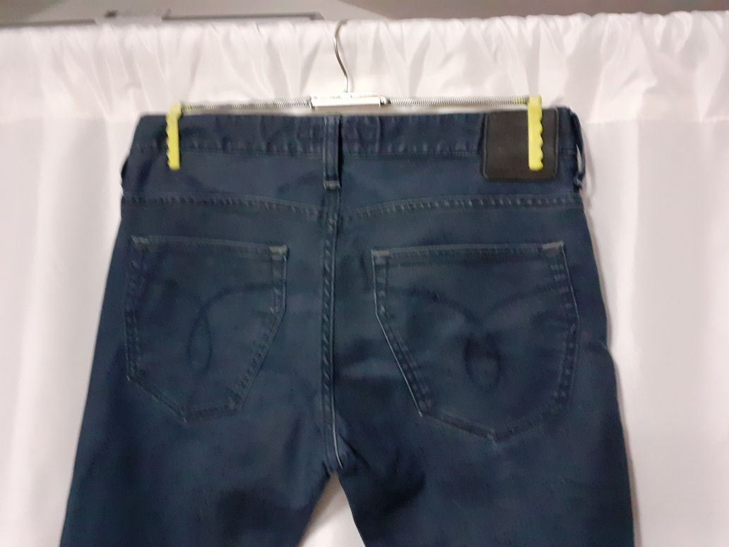 Męskie jeansy Calvin Klein Regular Slim 30