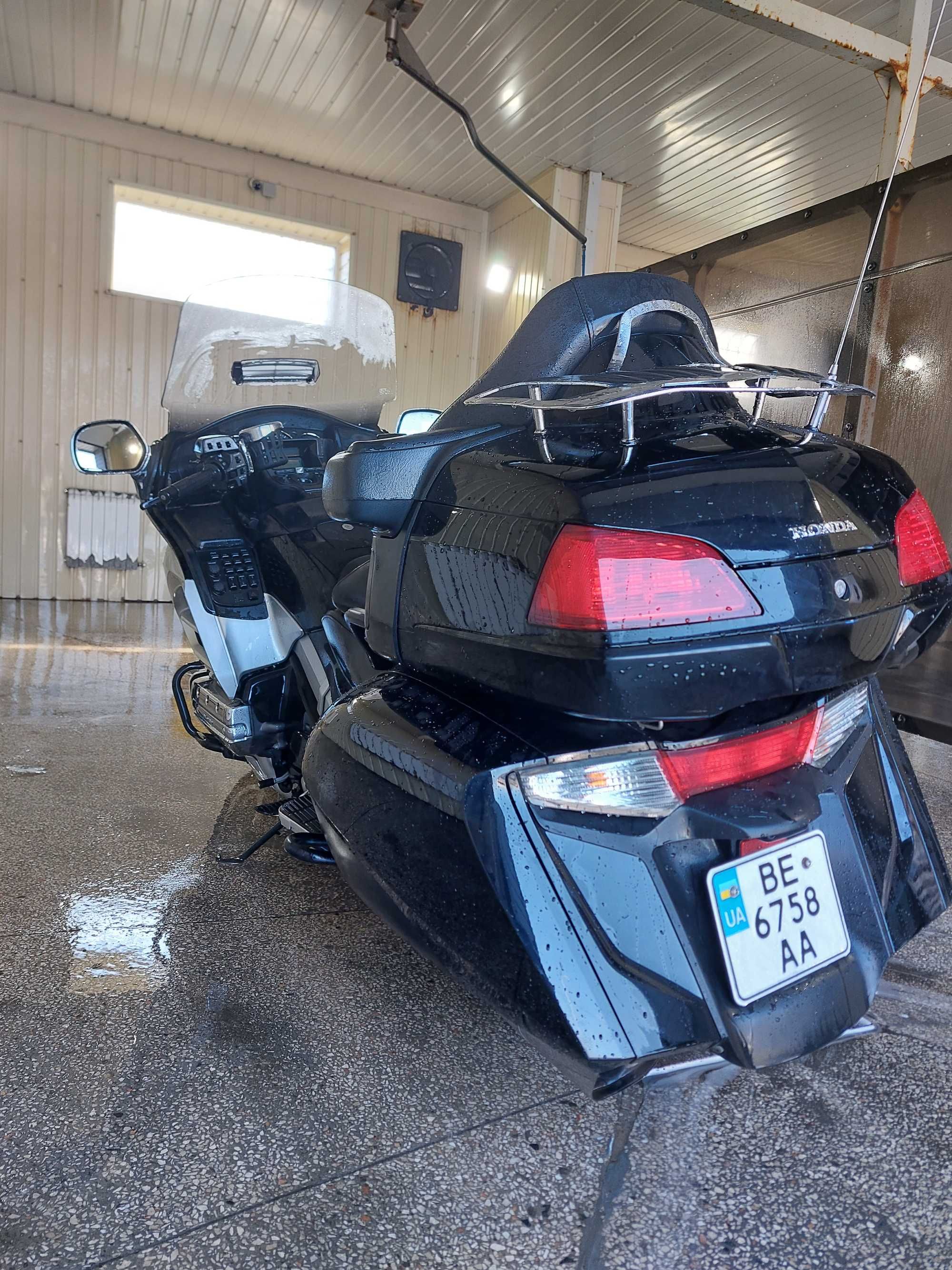 HONDA GL 1800 Продам