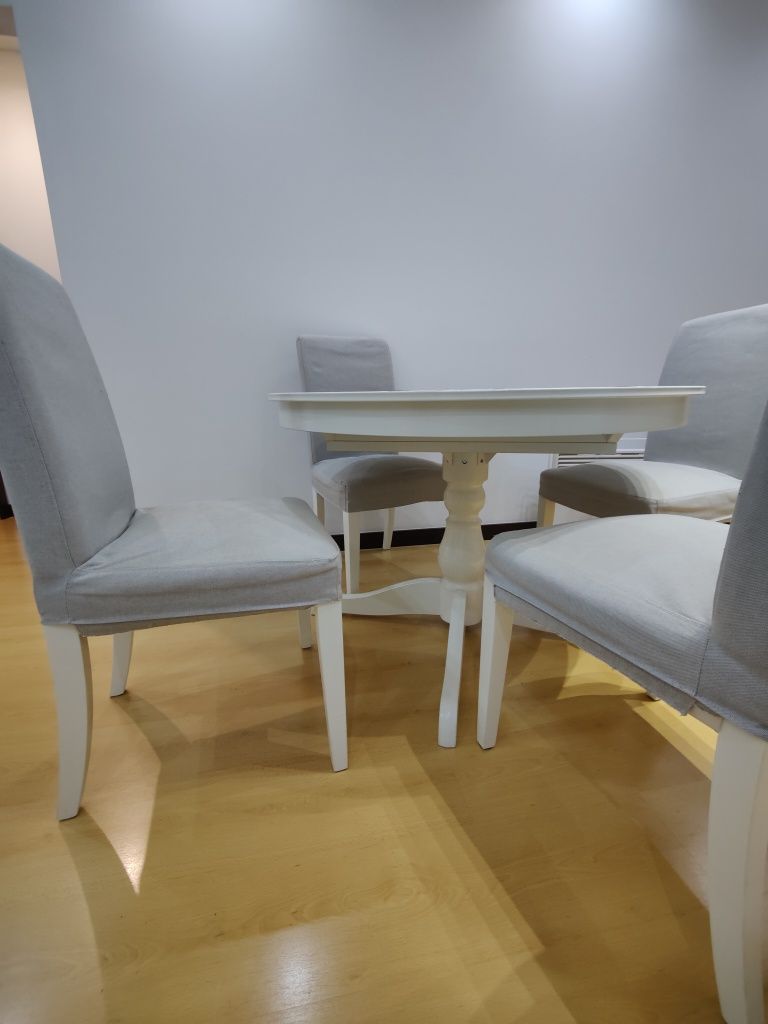 Mesa extensível e 4 cadeiras ikea
