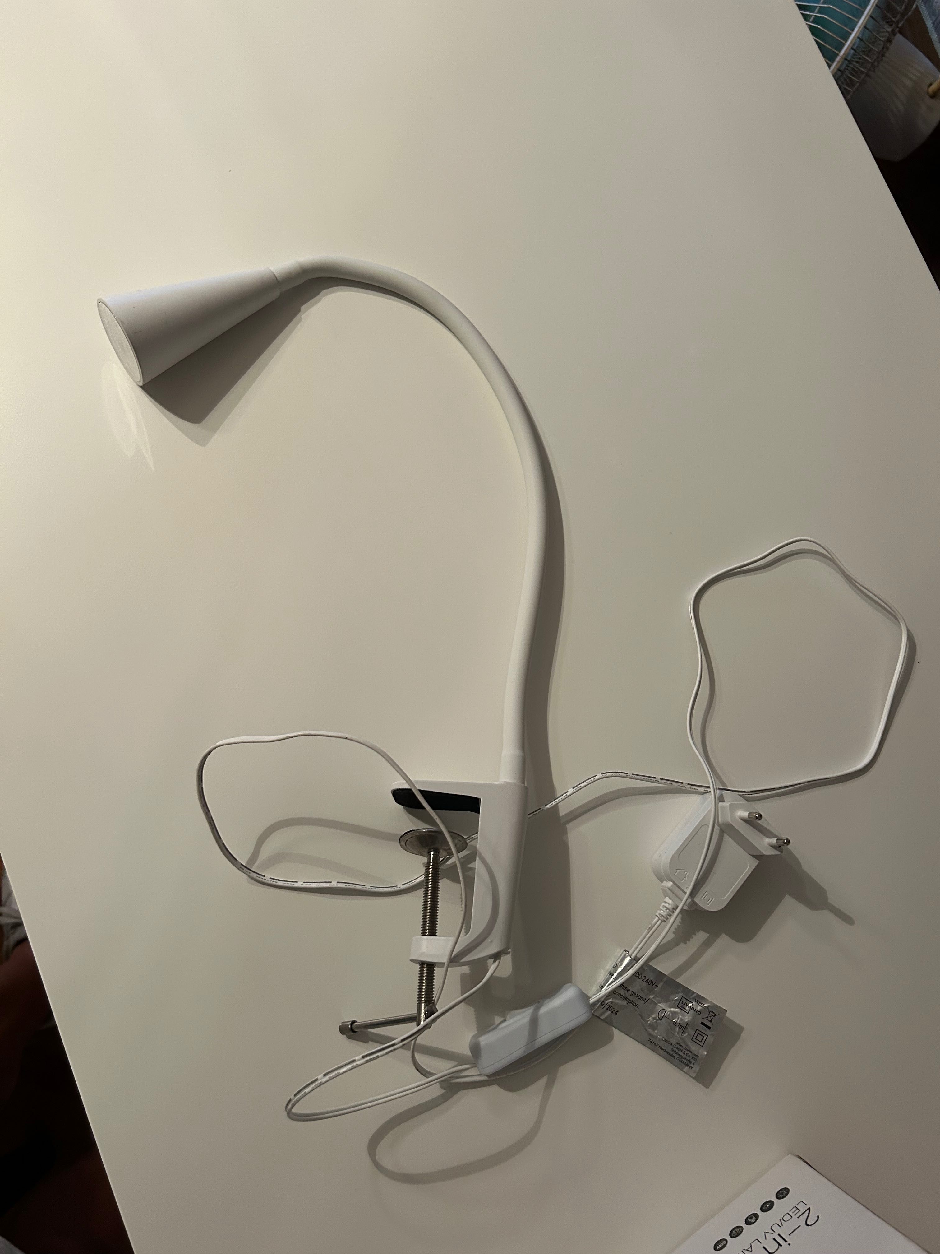 Luz de mesa com suporte