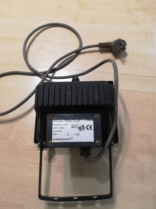 Sprzedam lampę halogenową 500W